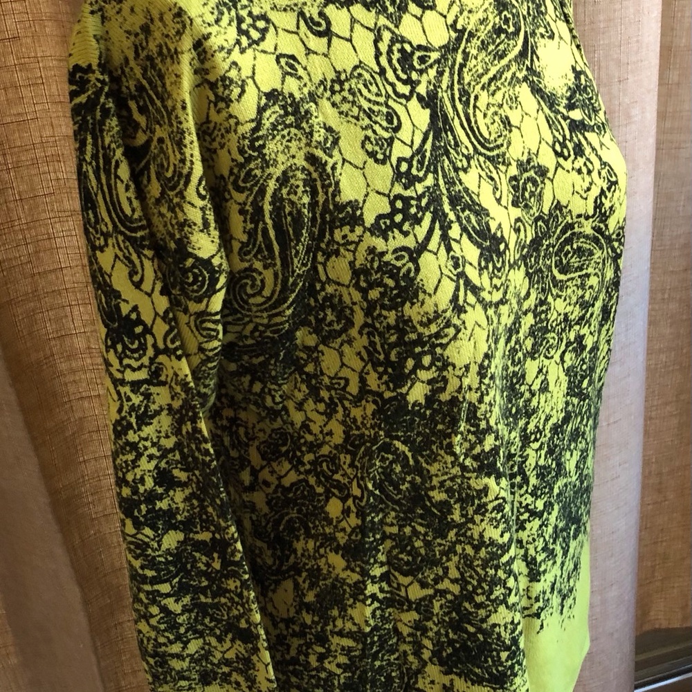 Investments Petite Black And Green Sweater Size PL Long Sleeve-Pre-owned